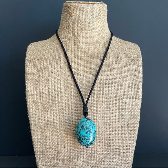 New hand made Chinese Turquoise Pendant Necklace.